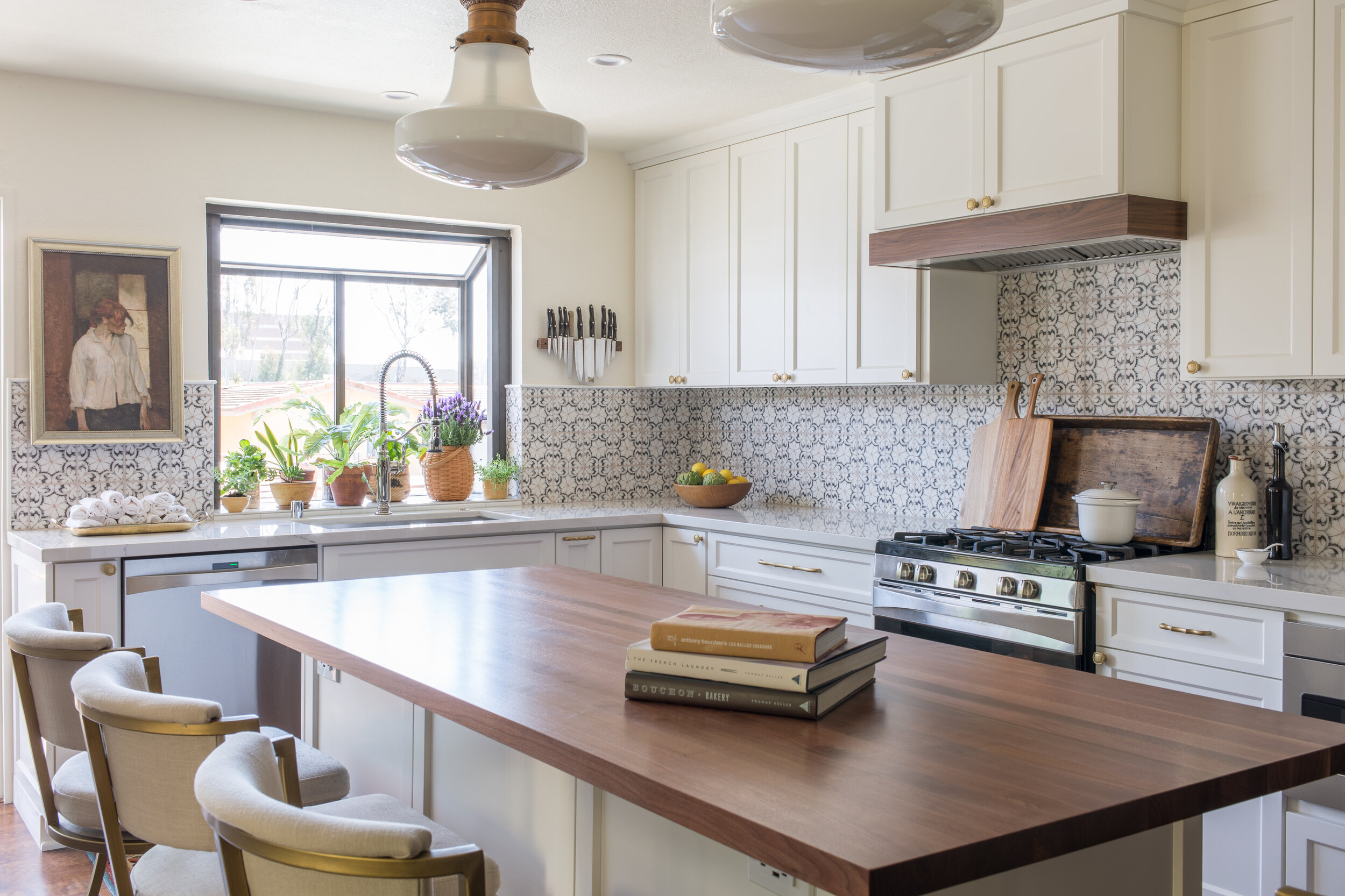 Vintage home kitchen designed by Madelene Ross Design Studio in San Diego
