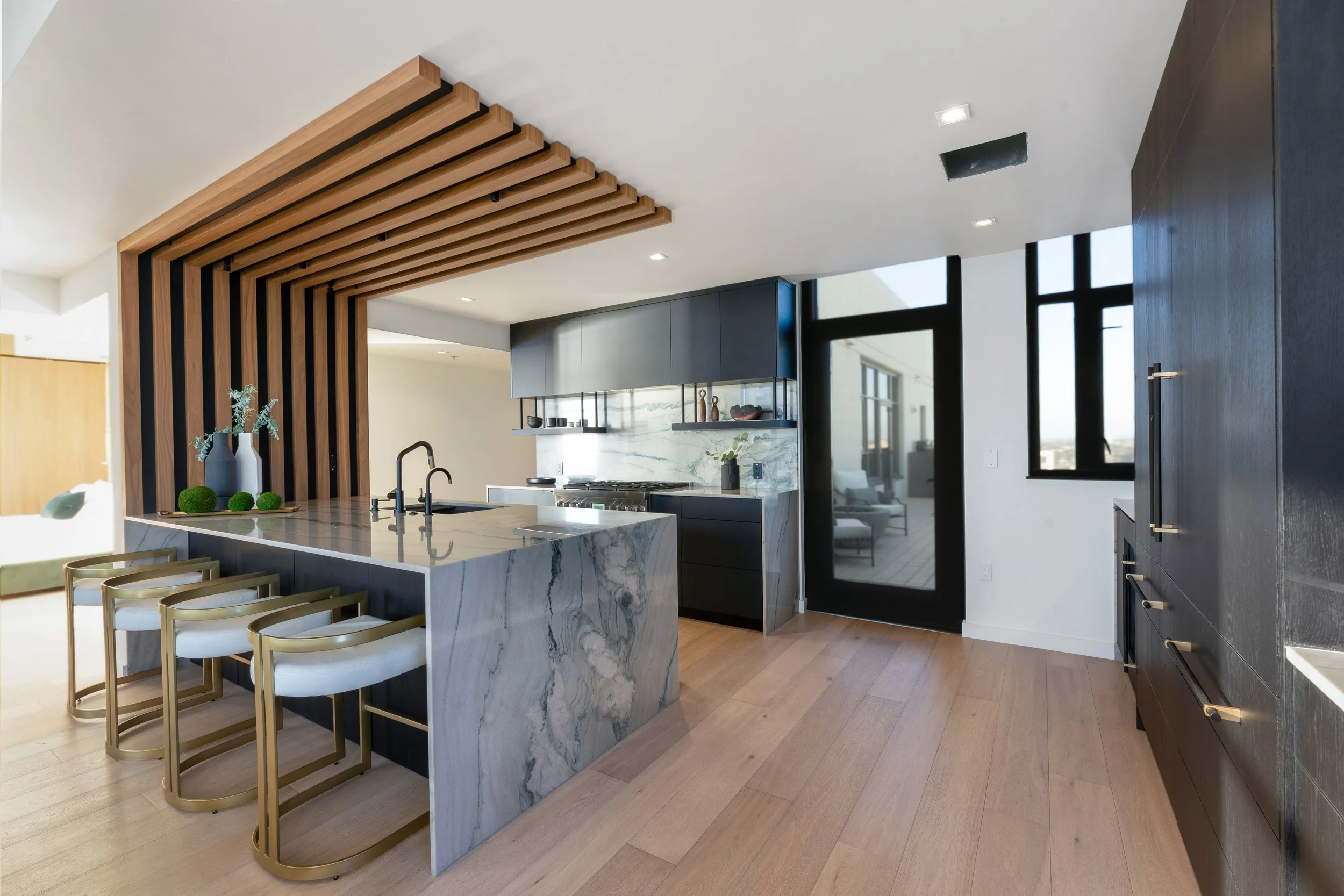 Electra 4303 interior in San Diego, California by Madelene Ross Design Studio