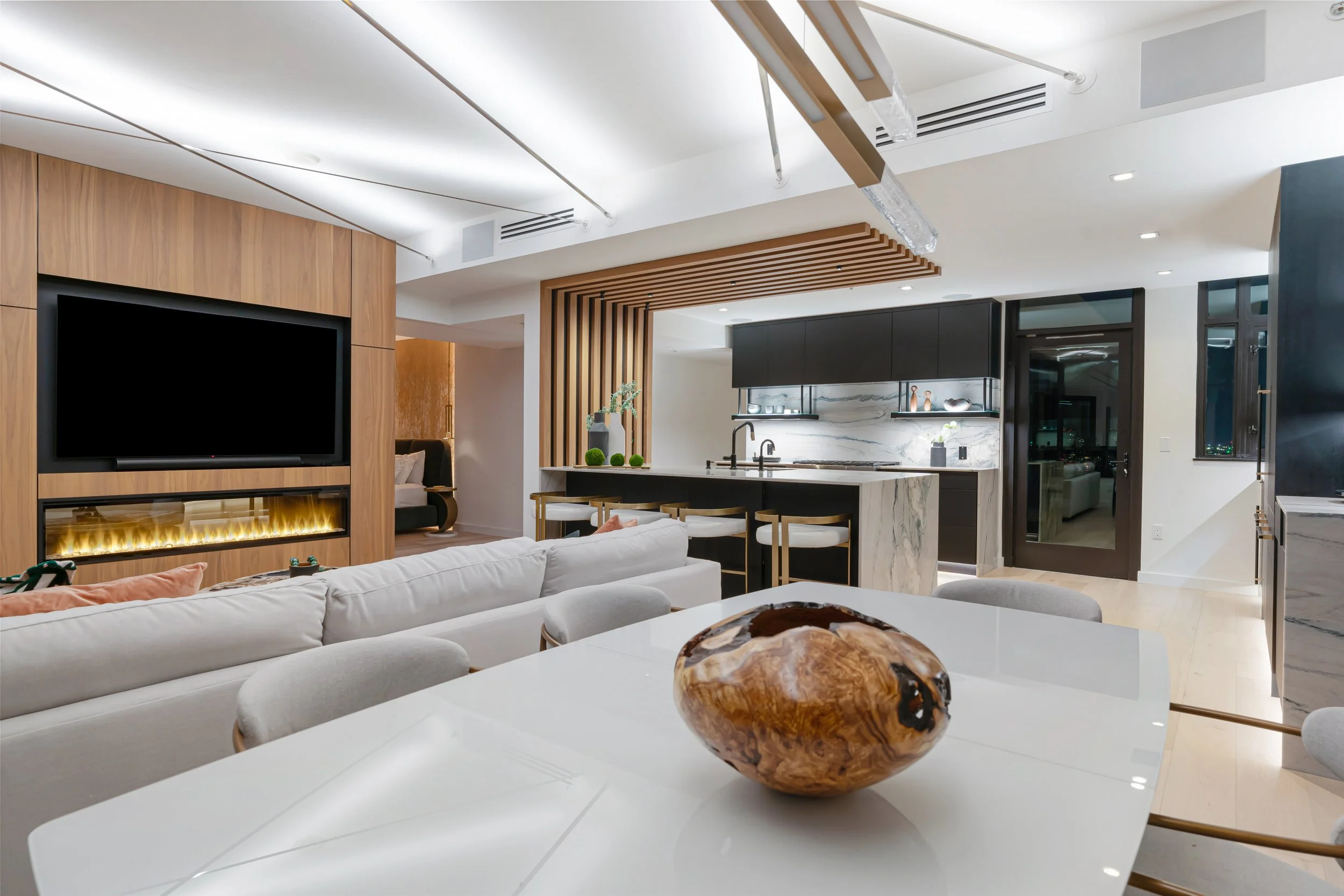 Electra 4303 interior vignette in San Diego, California by Madelene Ross Design Studio
