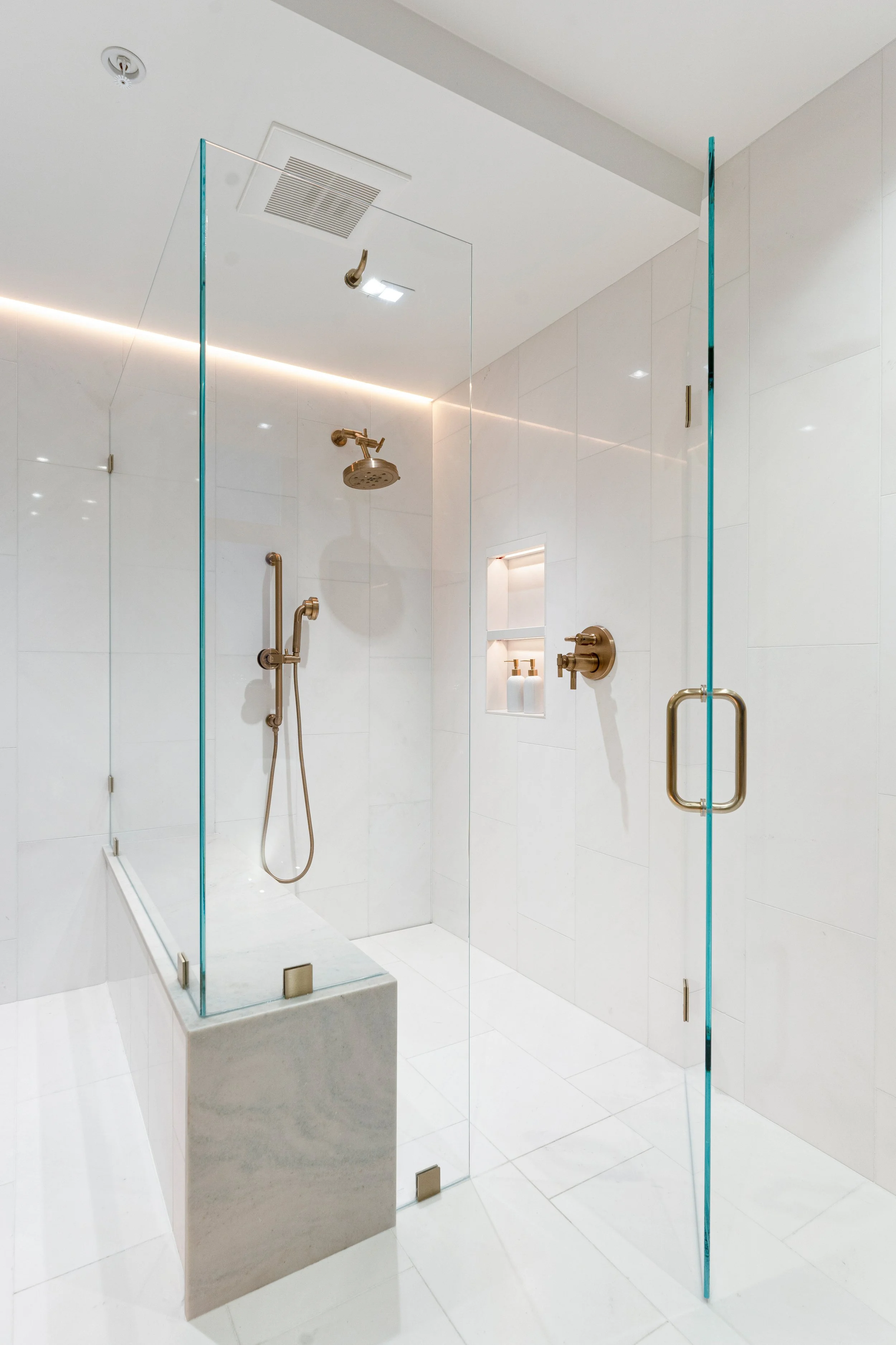 Electra 4303 interior vignette in San Diego, California by Madelene Ross Design Studio