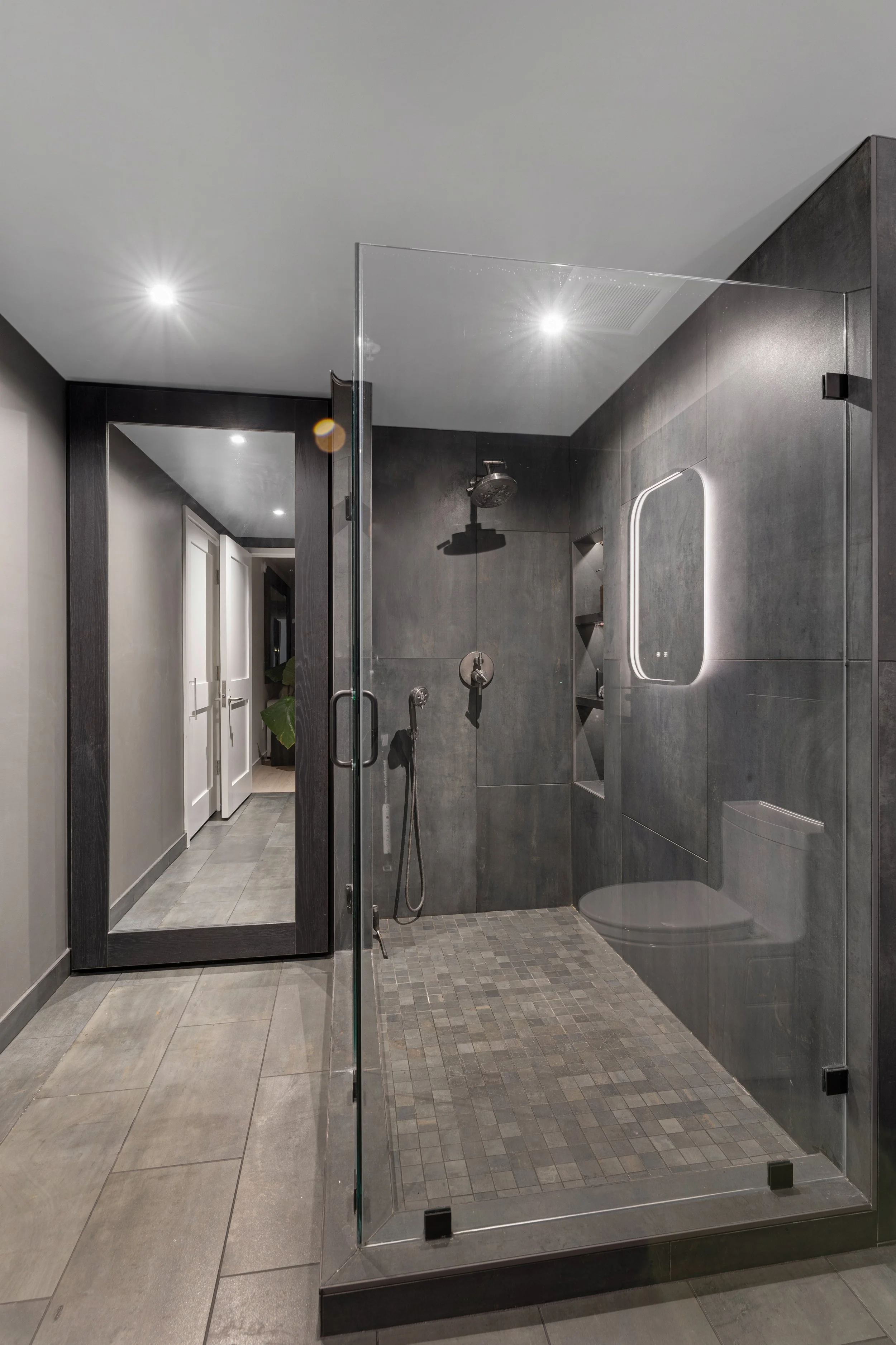 Electra 4303 interior in San Diego, California by Madelene Ross Design Studio