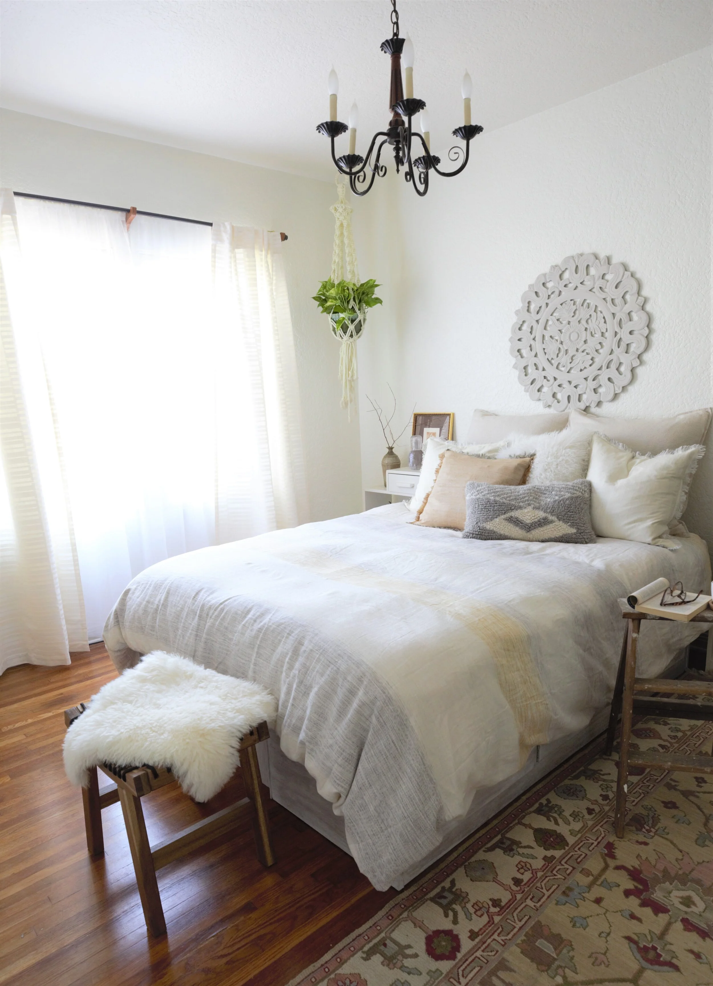 Guestroom Refresh bedroom suite in San Diego, California by Madelene Ross Design Studio