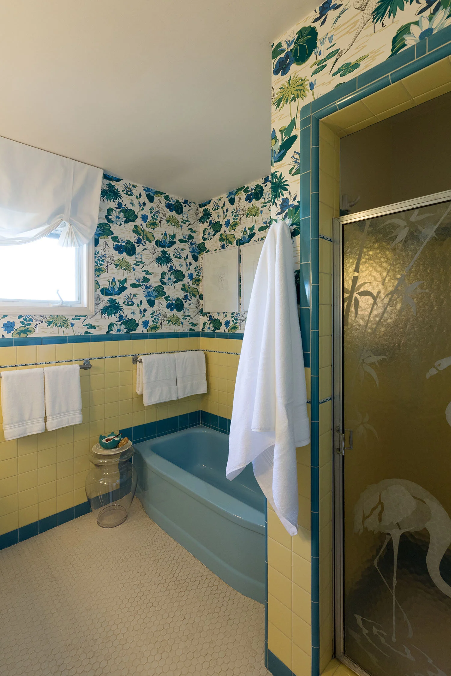 La Mesa Mid-Century bathroom in La Mesa, California by Madelene Ross Design Studio