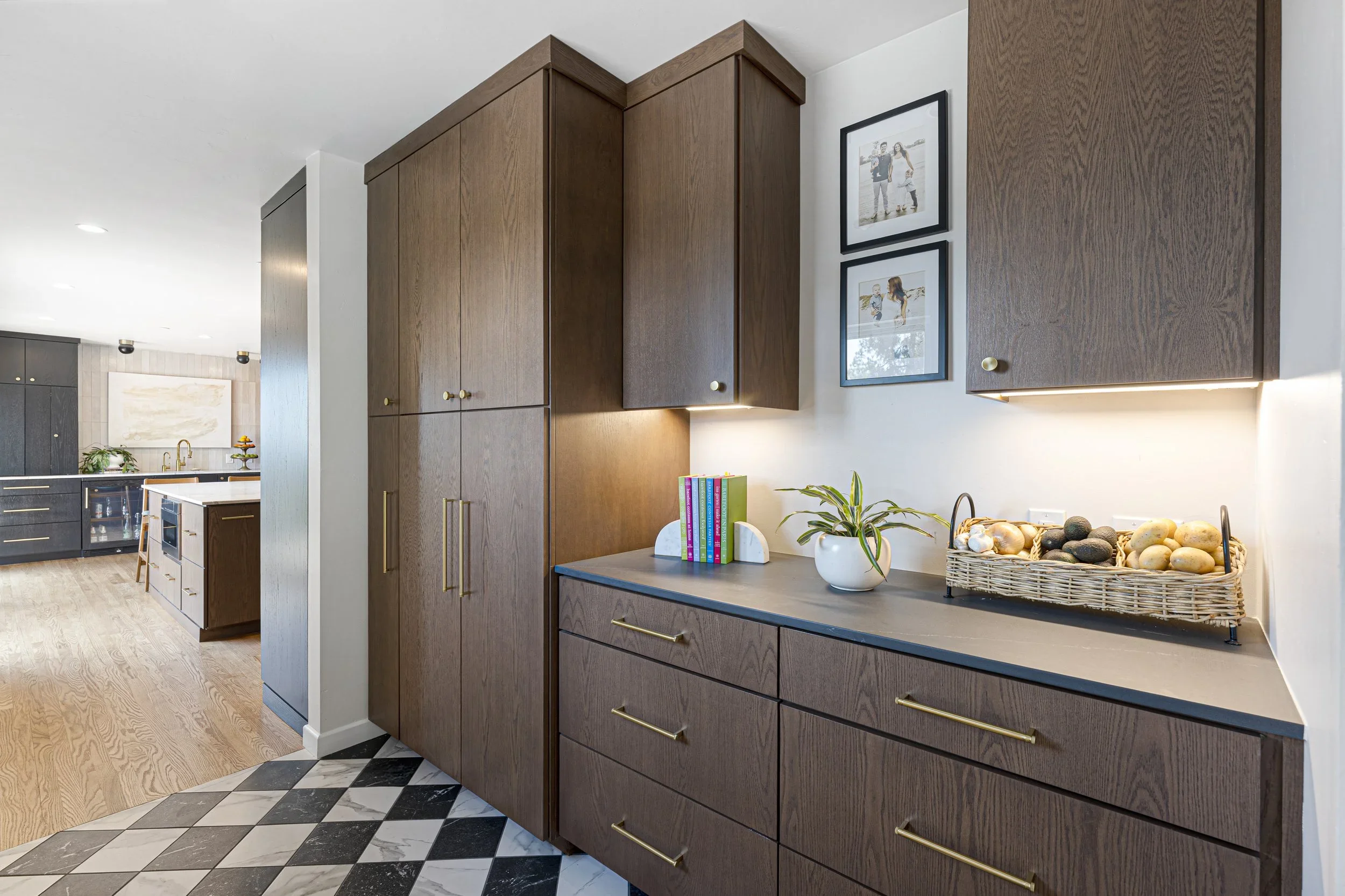 Resmar Road kitchen detail in San Diego, California by Madelene Ross Design Studio