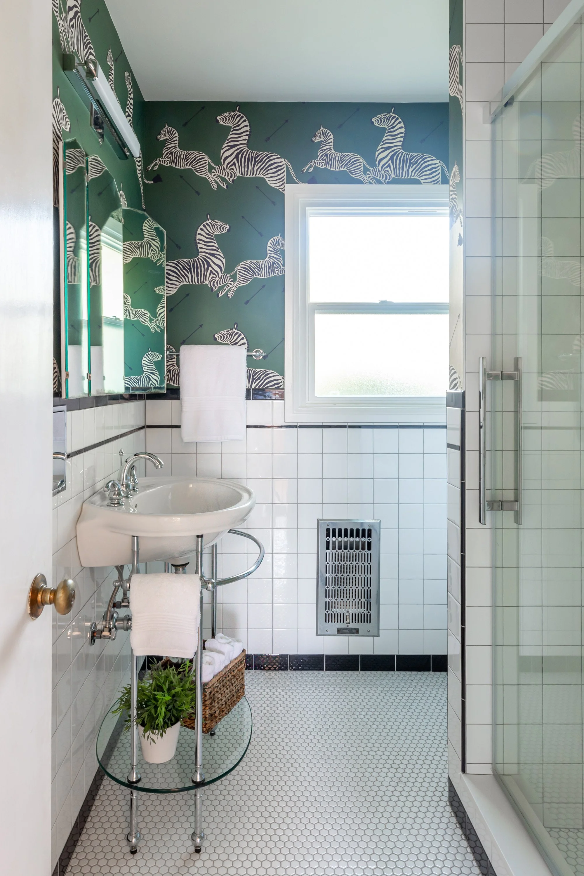Resmar interior view in San Diego, California by Madelene Ross Design Studio
